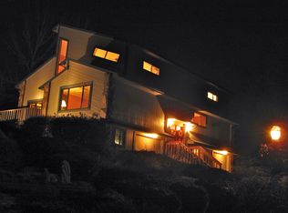 8 Sunrise Ter, East Granby, CT 06026