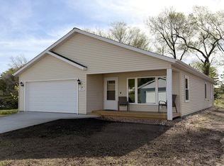 1955 Bud Rd, Windom, MN 56101