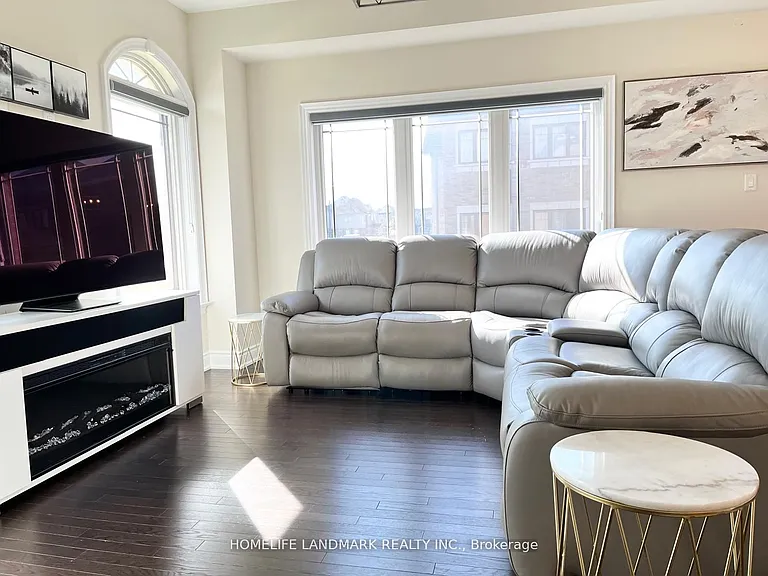 43 Lorne Thomas Pl — Photo 9