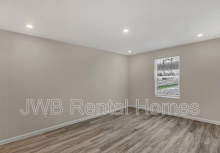 606 Herman St — Photo 6