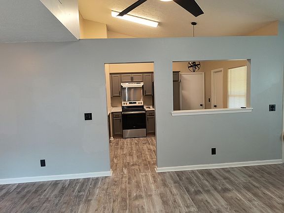 Family Room looking into kitchen.