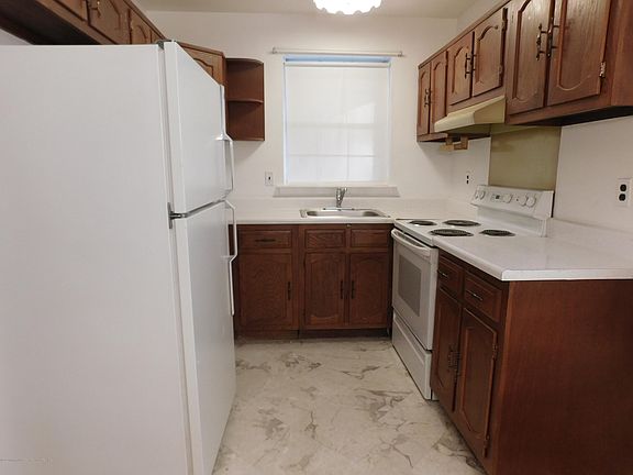 5th image of 18 Moccasin Dr #C