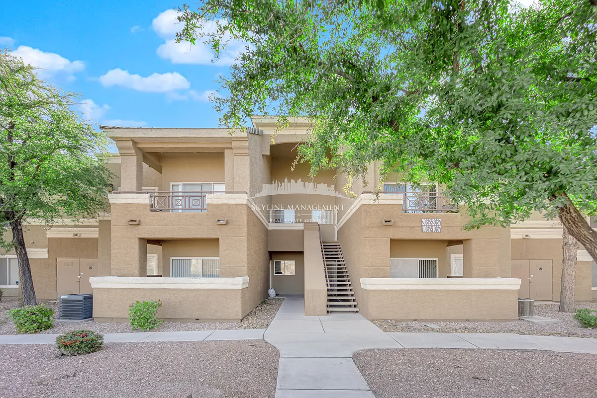 Building Photo - 8070 W Russell Rd #2063