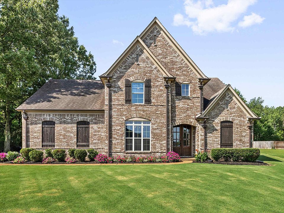 1st image of 141 Lower Fields Ln