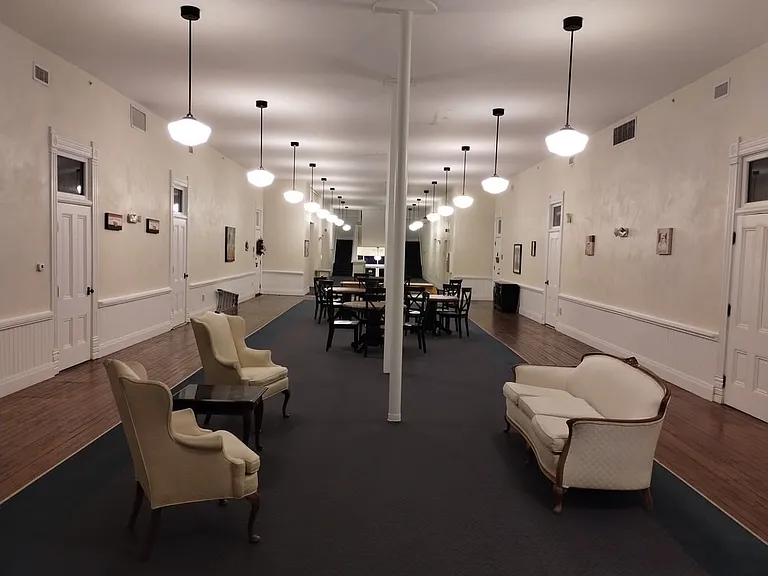Central School Apartments — Photo 7