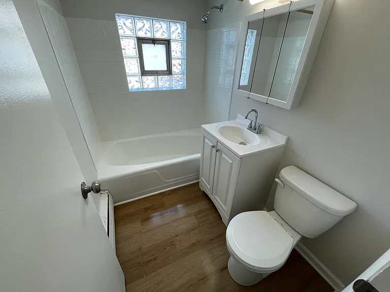 8948 White Oak Ave #5 — Photo 12