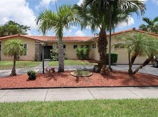 2245 NE 207th St, Miami, FL 33180