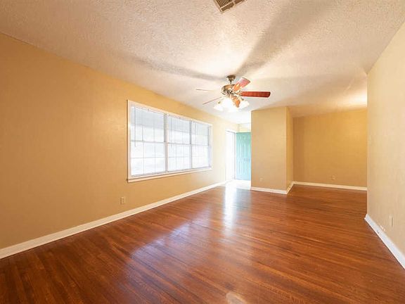 3rd image of 2327 Helena Ave