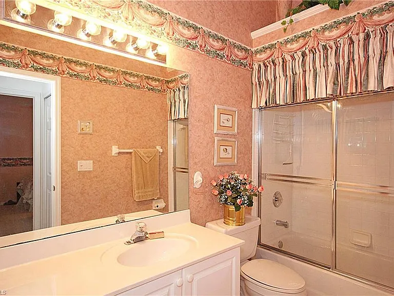 322 Melrose Pl #31 — Photo 11