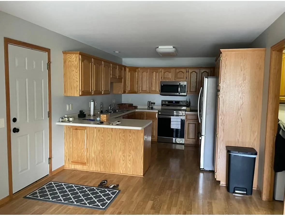 Building Photo - 3092 Trenton Dr