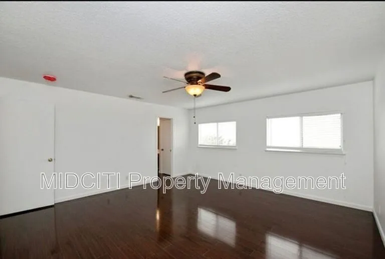 9739 Chelsea Cir — Photo 15