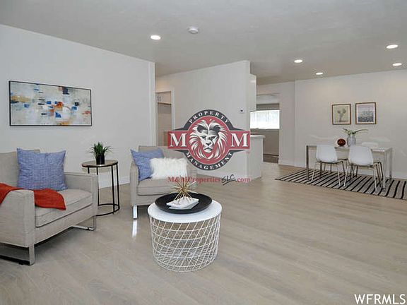 4th image of 1052 N Catherine St #1440