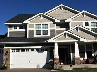 205 Lakeview Rd E, Chanhassen, MN 55317