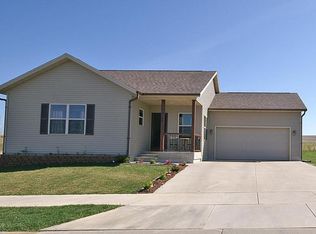 6166 51st St NW, Rochester, MN 55901