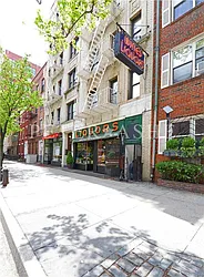 Rented by Peter Ashe