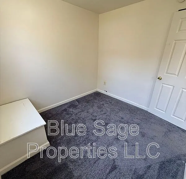 1427 Simpson St — Photo 11