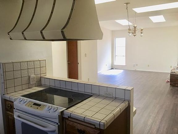 4th image of 2113 Santa Cruz Ct