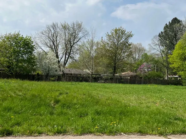544 Onondaga Rd, Benton Harbor, MI 49022