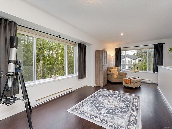 2nd image of 6894 Beaton Rd