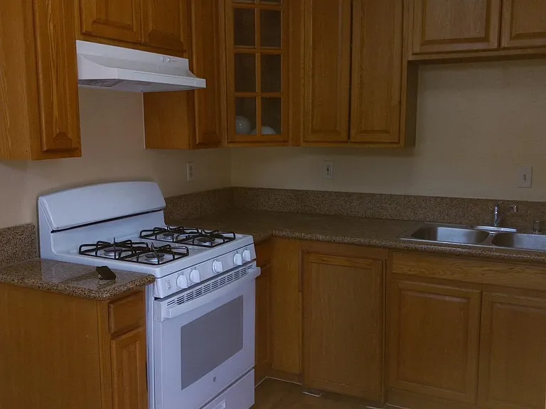 3715 Jefferson St — Photo 3