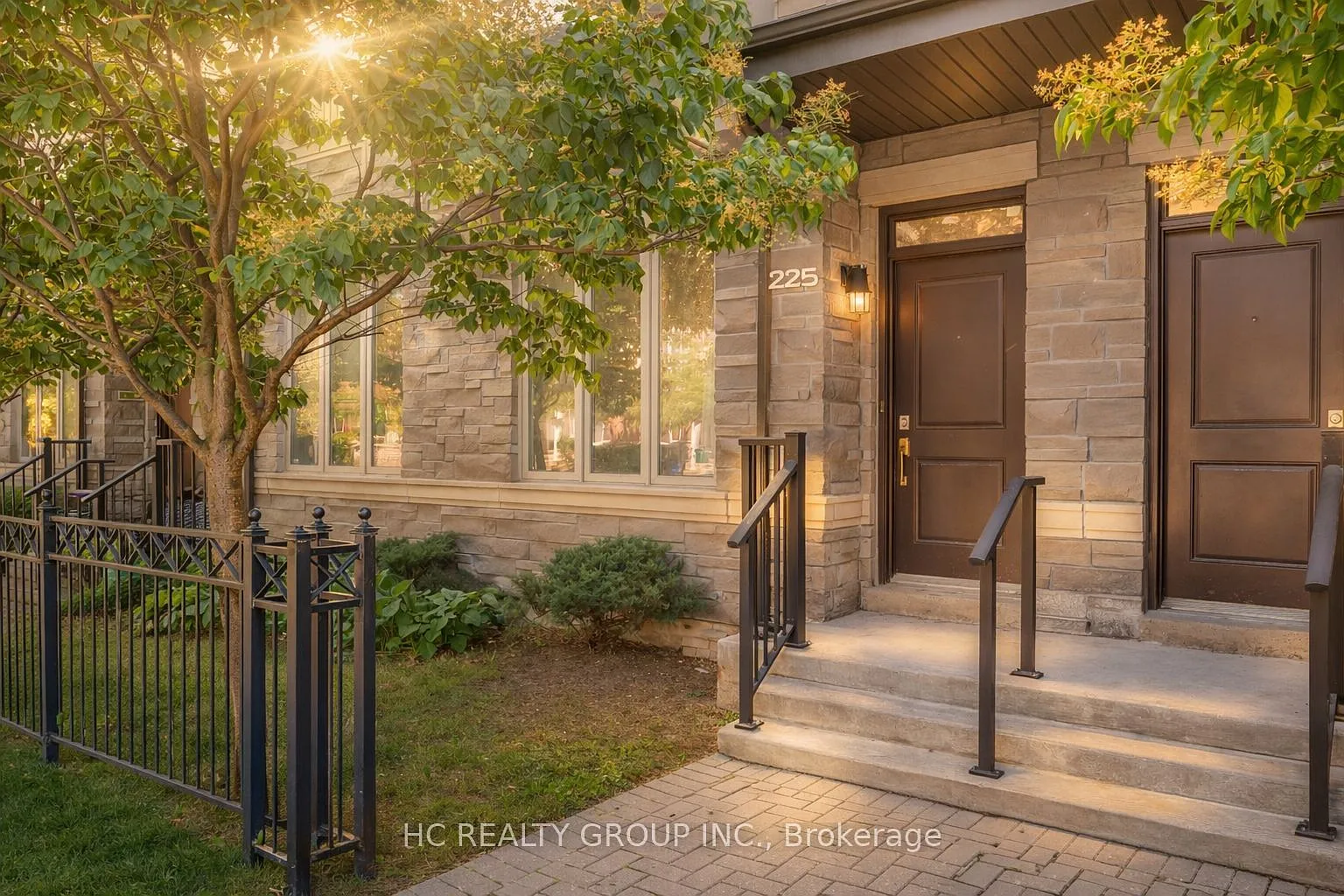 225 S Park Rd #Townhouse 6 photo 1