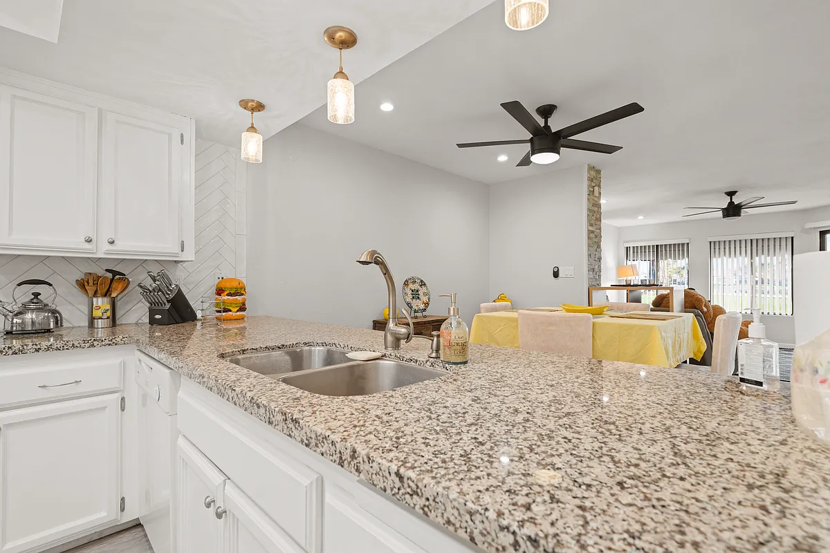 Building Photo - 14500 Las Palmas Dr #36