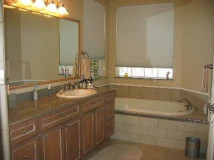 4th image of 4524 Waterford Dr