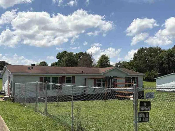 174 Lakeshore Dr, Oakfield, TN 38362