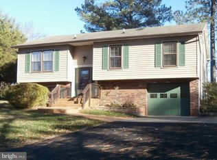 61 Mockingbird Ln, Stafford, VA 22556
