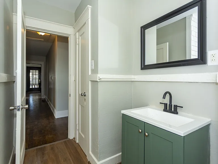 2715 Avenue H — Photo 30