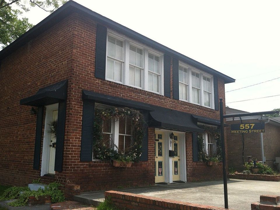 Facing Meeting Street