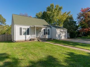616 W Farragut St, Crown Point, IN 46307