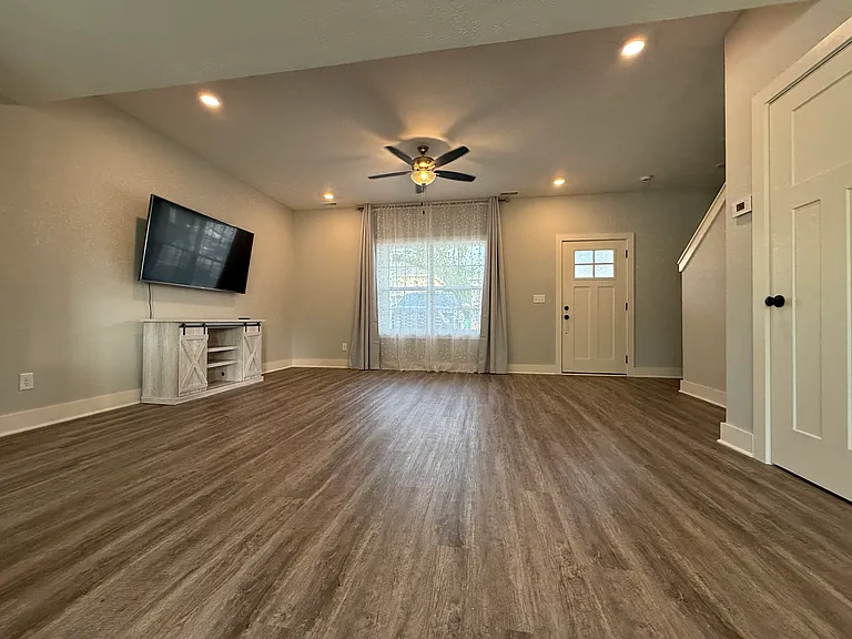 1015 Sweet Amy Way — Photo 5