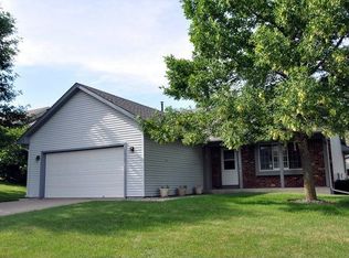 640 E 2nd St, Waconia, MN 55387