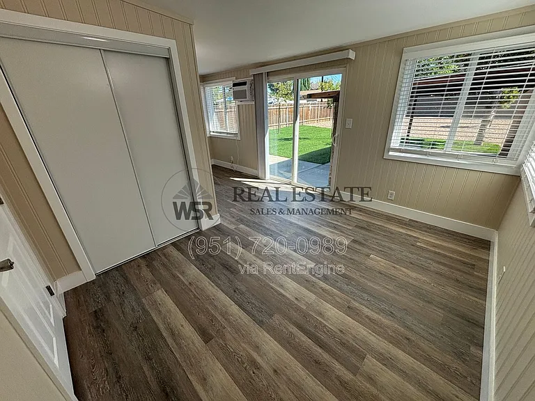 3845 Strong St — Photo 12