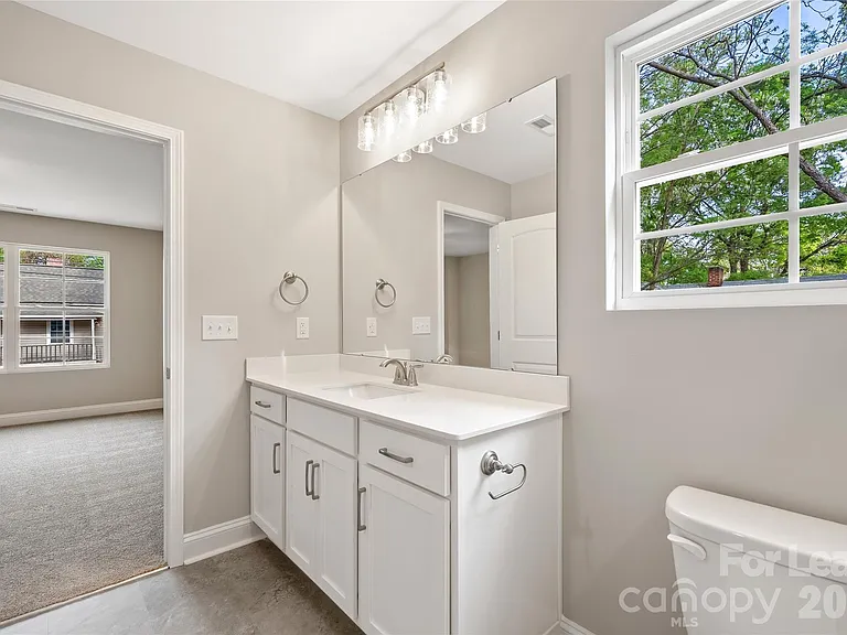 1007 Sioux St — Photo 24
