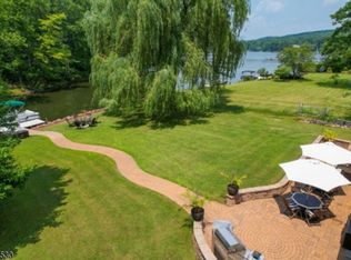 40 Juniper Rd, Wayne, NJ 07470