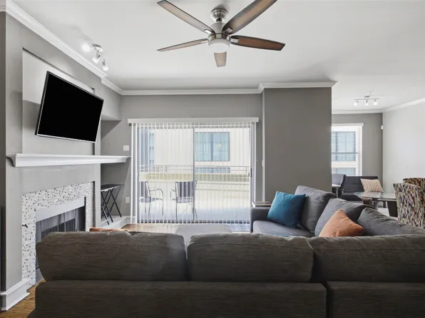 3333 Darcy St #2202, Fort Worth, TX 76107