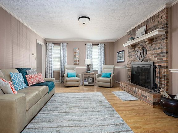 3rd image of 3444 Grasmere Dr