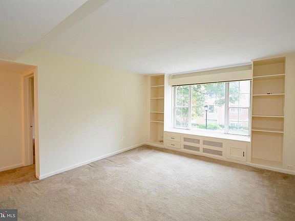 3rd image of 1302 N Meade St APT 14