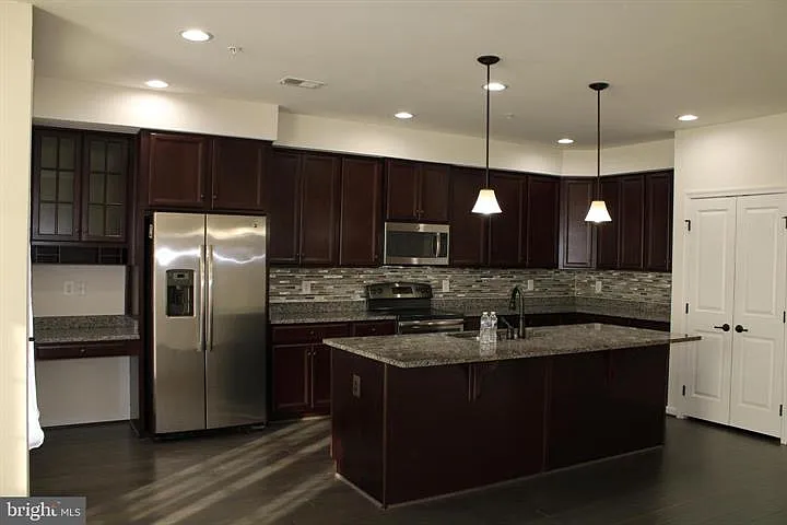 5221 Sable Ct #307B — Photo 11