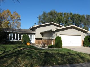 1126 Moorland Ave, Shorewood, IL