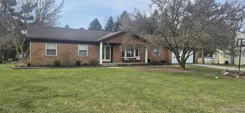 4 bed, 2700 sqft, $3,300 — Photo 4