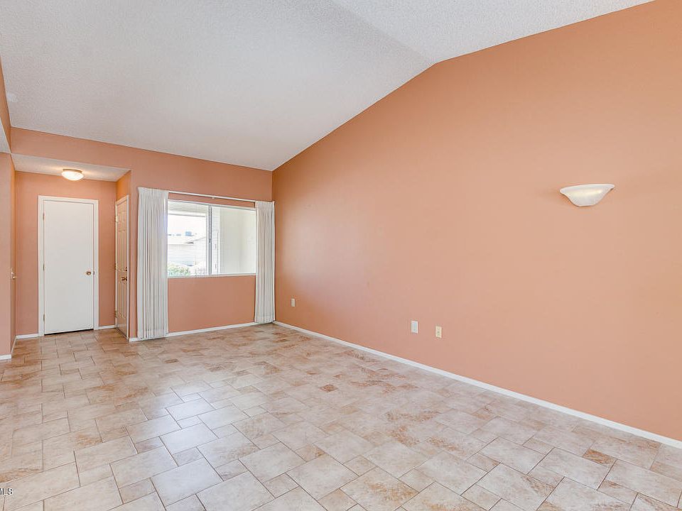 2nd image of 13542 W Countryside Dr