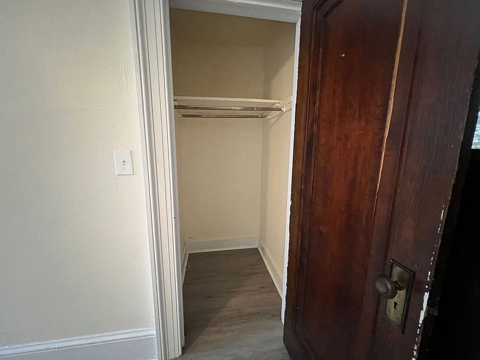 Large closet in one bedroom standard