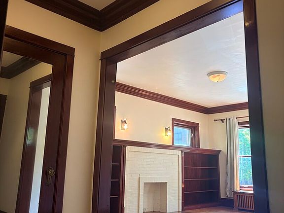 2nd image of 5559 S Blackstone Ave Unit 2
