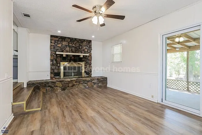 318 Hillwood Dr — Photo 7