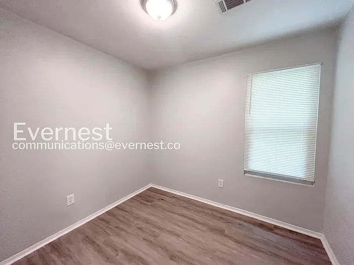 5654 Bradley Cir — Photo 10