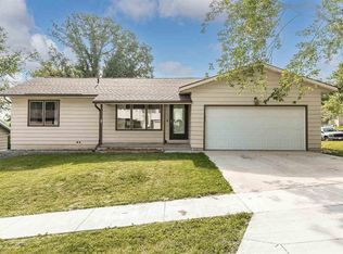 1431 26th St NW, Cedar Rapids, IA 52405