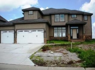 501 SW Lake Side Ct, Blue Springs, MO 64014